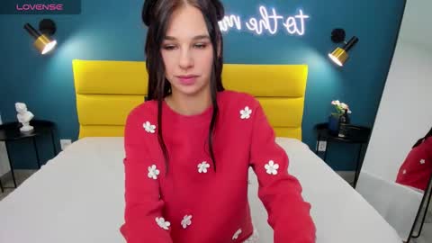 Molly  online show from December 5, 2025, 1:36 am