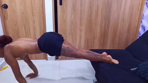 Molly online show from October 13, 2025, 10:32 pm