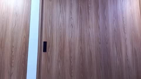 Molly online show from November 9, 2025, 7:01 pm