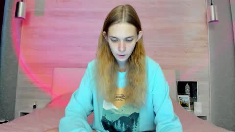 Snapshot of molly_hunt chatting on November 9, 2025, 4:00 am Molly Hunt online show from November 9, 2025, 4:00 am