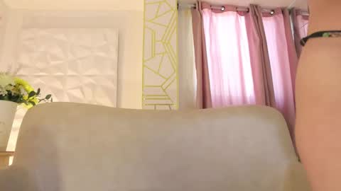 Snapshot of molly_marmalade_ chatting on February 28, 2025, 4:42 pm MOLLY online show from February 28, 2025, 4:42 pm