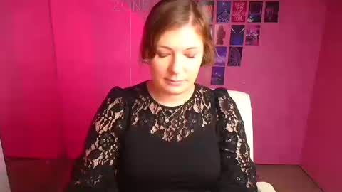 Snapshot of molly_mis chatting on November 11, 2025, 12:27 pm Molly online show from November 11, 2025, 12:27 pm