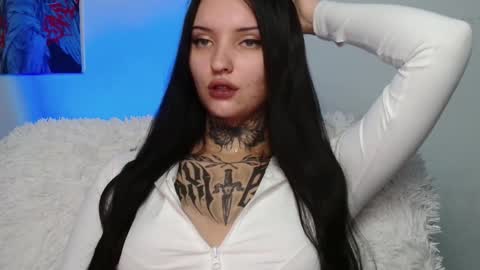 Lina online show from September 22, 2025, 9:11 am