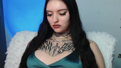 Lina online show from December 13, 2025, 8:25 pm