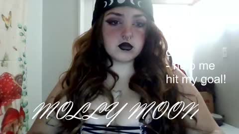 molly_moonxxx online show from November 25, 2025, 3:12 pm