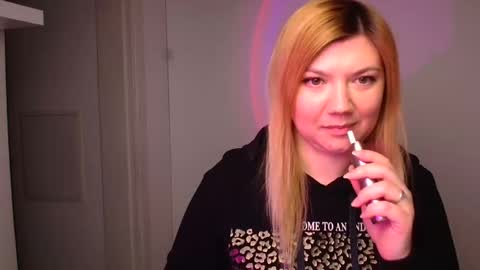 Molly online show from January 8, 2025, 12:15 pm