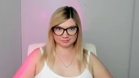 Molly online show from September 12, 2025, 11:32 am