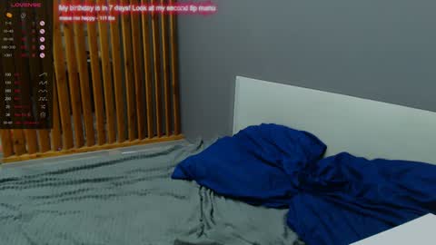 Snapshot of molly_smolly_ chatting on December 1, 2024, 4:29 pm lo online show from December 1, 2024, 4:29 pm