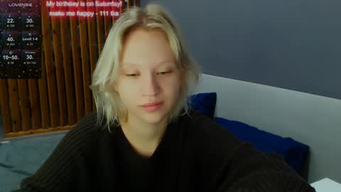 Snapshot of molly_smolly_ chatting on December 6, 2024, 3:33 pm lo online show from December 6, 2024, 3:33 pm