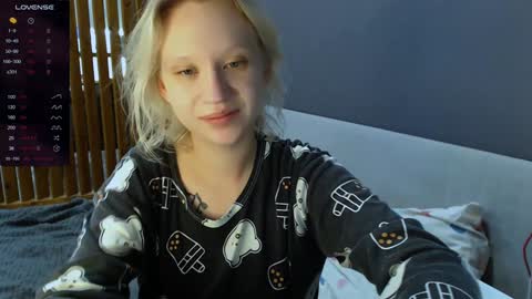 Snapshot of molly_smolly_ chatting on January 10, 2025, 3:16 pm lo online show from January 10, 2025, 3:16 pm