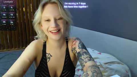 Snapshot of molly_smolly_ chatting on January 25, 2025, 8:10 pm lo online show from January 25, 2025, 8:10 pm
