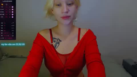 Snapshot of molly_smolly_ chatting on September 19, 2025, 5:24 pm lo online show from September 19, 2025, 5:24 pm
