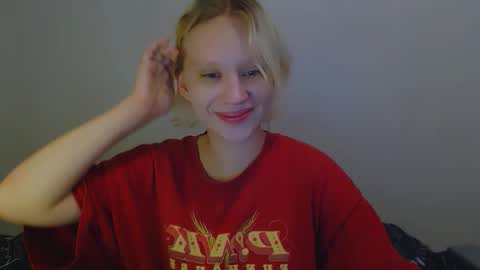 Snapshot of molly_smolly_ chatting on September 28, 2025, 3:28 pm lo online show from September 28, 2025, 3:28 pm
