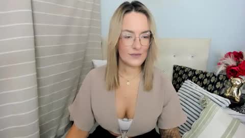Snapshot of mollycrazy chatting on September 23, 2025, 12:30 pm MollyCrazy online show from September 23, 2025, 12:30 pm
