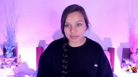 Snapshot of mollylewis18 chatting on January 3, 2025, 1:27 am New girl Emily Valentina Michelle online show from January 3, 2025, 1:27 am