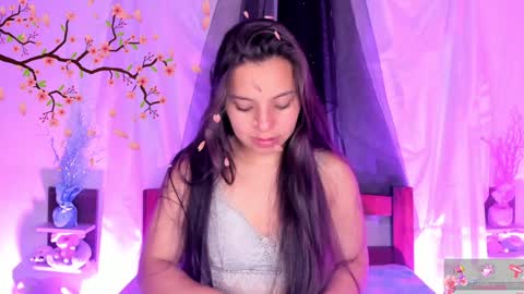 Snapshot of mollylewis18 chatting on January 24, 2025, 11:56 pm New girl Emily Valentina Michelle online show from January 24, 2025, 11:56 pm