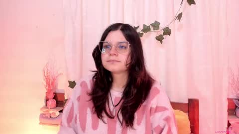 Snapshot of mollylewis18 chatting on February 11, 2025, 7:16 pm New girl Emily Valentina Michelle online show from February 11, 2025, 7:16 pm