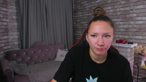 Snapshot of mollynay chatting on October 14, 2025, 12:22 am hi im Molly heregreat boobs big heart warm pussy online show from October 14, 2025, 12:22 am