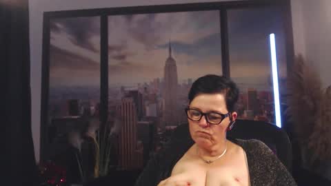 MollySun Nina Randmann online show from September 17, 2025, 5:58 pm