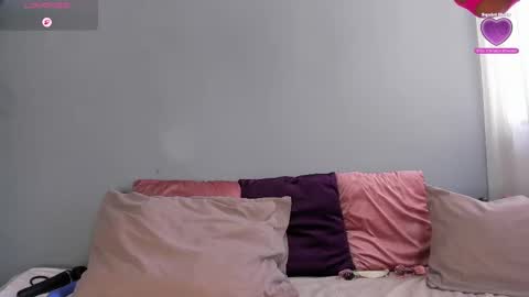 Snapshot of mollyybloom chatting on October 9, 2025, 5:22 pm Molly online show from October 9, 2025, 5:22 pm