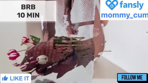 Snapshot of mommy_cum chatting on December 25, 2024, 5:16 am Mommy online show from December 25, 2024, 5:16 am