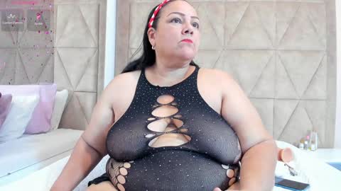 Snapshot of mommy_cute chatting on January 15, 2025, 12:41 am Jelitza online show from January 15, 2025, 12:41 am