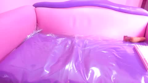 Snapshot of mommy_dirty_squirt chatting on March 6, 2025, 5:54 pm carolina online show from March 6, 2025, 5:54 pm