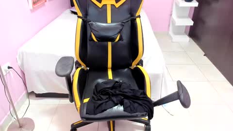 Snapshot of mommy_whore_slut chatting on December 28, 2024, 5:57 pm call me slut online show from December 28, 2024, 5:57 pm