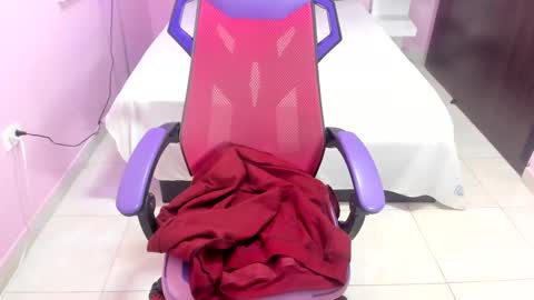 Snapshot of mommy_whore_slut chatting on February 19, 2025, 6:10 pm call me slut online show from February 19, 2025, 6:10 pm