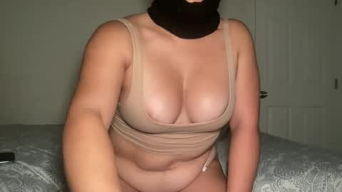 mommygoddess03 online show from September 16, 2025, 4:35 am