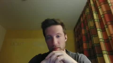 Snapshot of moms_little_monster chatting on December 4, 2024, 9:02 pm moms_little_monster online show from December 4, 2024, 9:02 pm