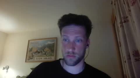 Snapshot of moms_little_monster chatting on December 17, 2024, 9:16 pm moms_little_monster online show from December 17, 2024, 9:16 pm