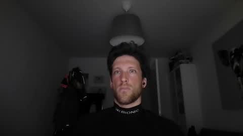 Snapshot of moms_little_monster chatting on January 28, 2025, 9:19 am moms_little_monster online show from January 28, 2025, 9:19 am