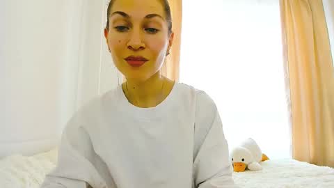 Snapshot of mona_cruz chatting on February 23, 2025, 9:33 am Mona online show from February 23, 2025, 9:33 am