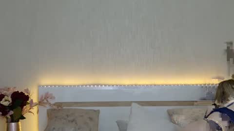 Snapshot of monaxxx_ chatting on December 25, 2024, 12:15 pm Monaxxx online show from December 25, 2024, 12:15 pm