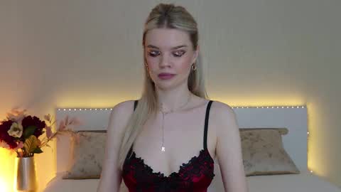 Snapshot of monaxxx_ chatting on December 30, 2024, 1:14 pm Monaxxx online show from December 30, 2024, 1:14 pm