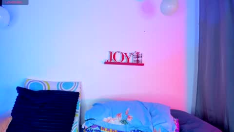 aleja      independent model       online show from January 13, 2025, 5:02 pm