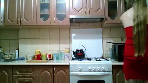 Monica online show from October 9, 2025, 9:02 pm