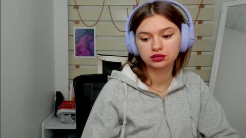 Monika online show from February 25, 2025, 4:21 pm