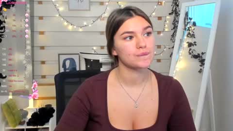 Monika online show from December 13, 2025, 7:53 pm