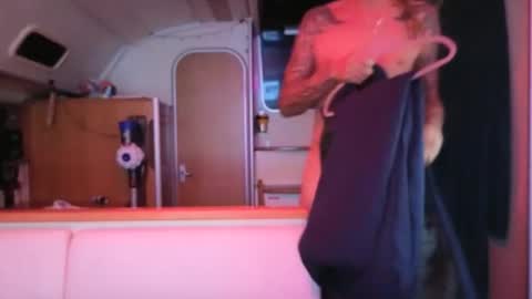 Snapshot of monkandmia chatting on December 5, 2025, 4:54 am Monk and Mia online show from December 5, 2025, 4:54 am