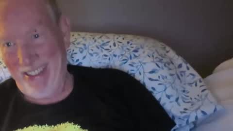 Snapshot of monkeedance chatting on September 13, 2025, 4:56 am Monkee Dance online show from September 13, 2025, 4:56 am