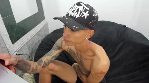 monkeyd_66 online show from February 14, 2025, 3:36 pm