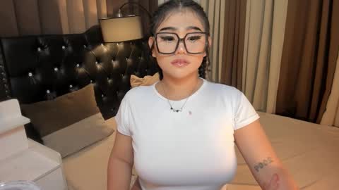 Snapshot of monstrouscockdivaontop chatting on February 19, 2025, 11:04 pm Ruthie online show from February 19, 2025, 11:04 pm