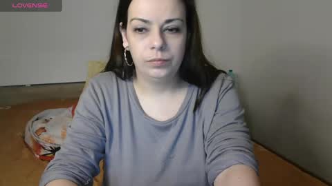 Snapshot of montserrat123 chatting on February 18, 2025, 10:47 pm Monse online show from February 18, 2025, 10:47 pm