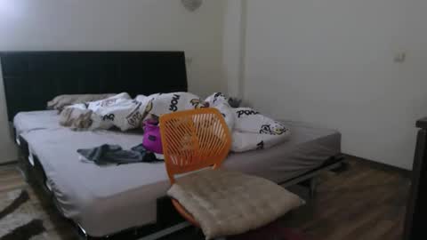 Snapshot of montserrat123 chatting on October 1, 2025, 6:36 pm Monse online show from October 1, 2025, 6:36 pm