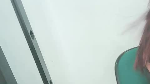 moon_0711 online show from November 22, 2025, 7:18 am