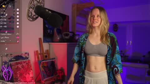 Snapshot of moon_nymph chatting on January 24, 2025, 7:07 pm Moon Nymph online show from January 24, 2025, 7:07 pm