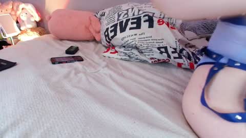 Snapshot of moon_rabbitt chatting on January 15, 2025, 12:15 pm Alice online show from January 15, 2025, 12:15 pm