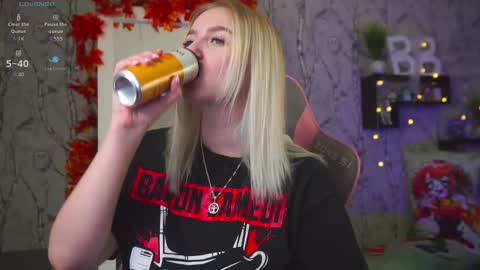 Emilia online show from October 6, 2025, 9:40 am